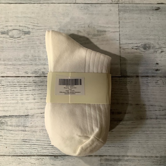 STEMS 3 Pair Women’s Floral Cotton Blend Socks- US Shoe Size 5-11 - Picture 3 of 4